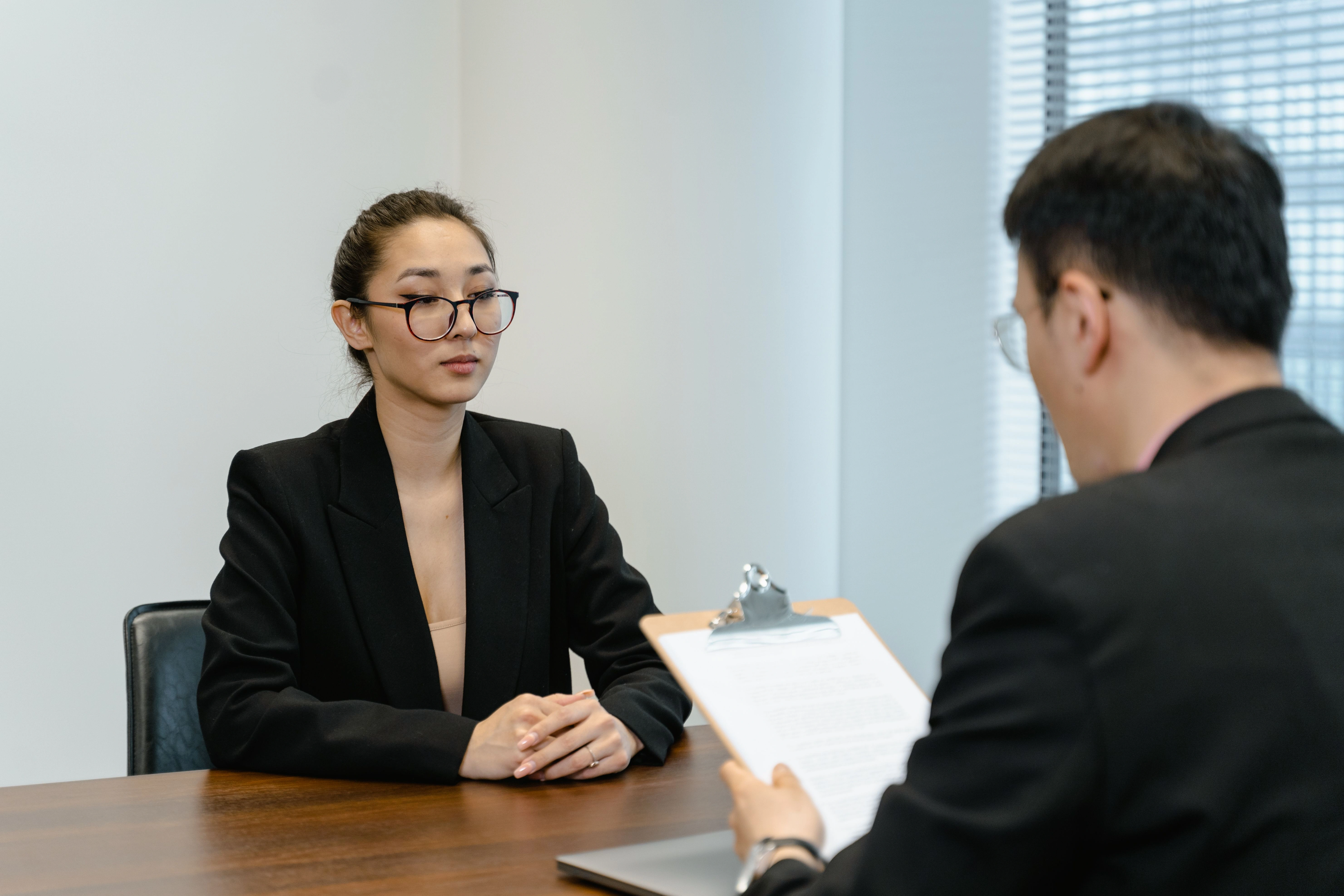 Customer Service Outsourcing vs. Hiring In-House: Which Saves More?